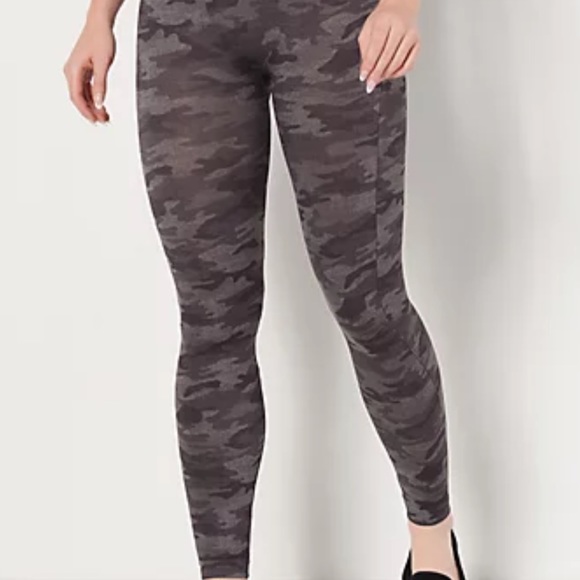 Dark green/charcoal camo seamless leggings - Picture 3 of 6